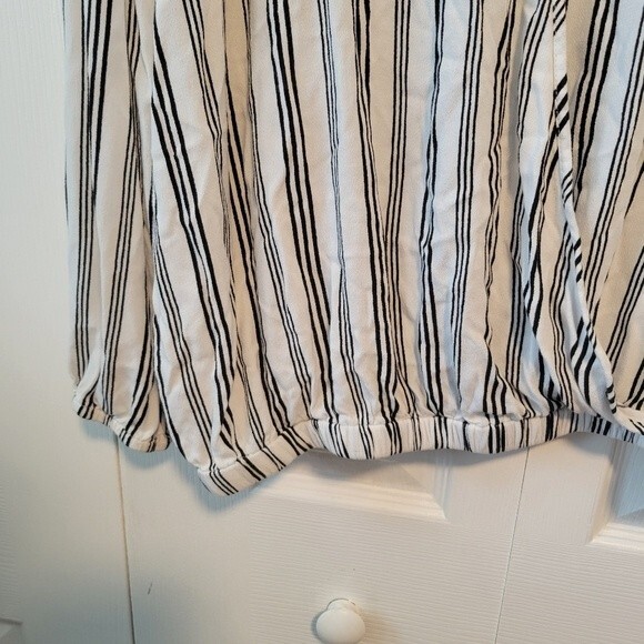 Torrid White Black Stripe Surplice Faux Wrap Top Long Sleeve Plus Shirt 2X - Picture 7 of 8